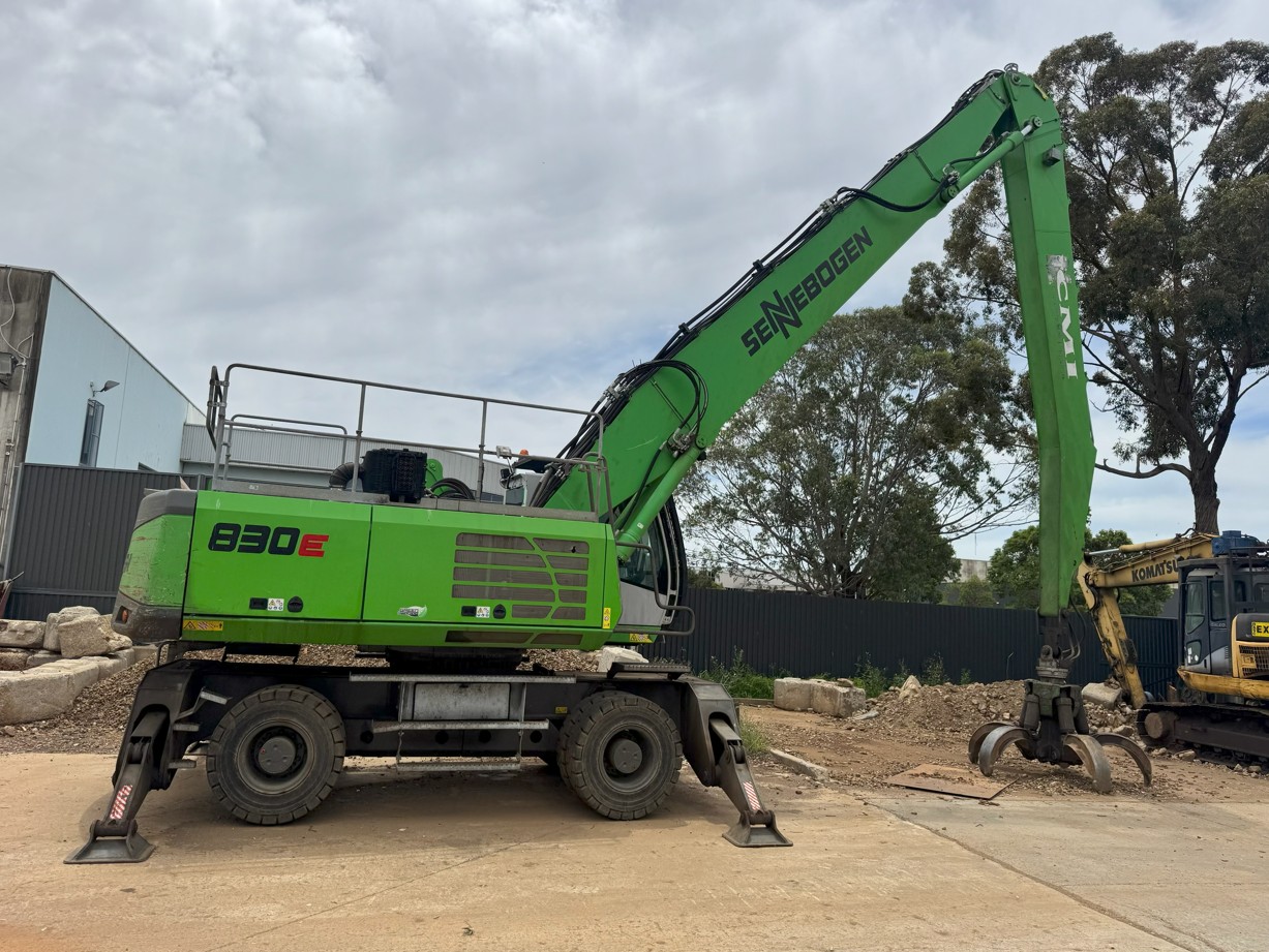 SENNEBOGEN 830 WHEELED E SERIES K17